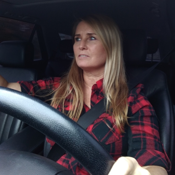 Meet your Posher, Stephanie - Picture 4 of 16